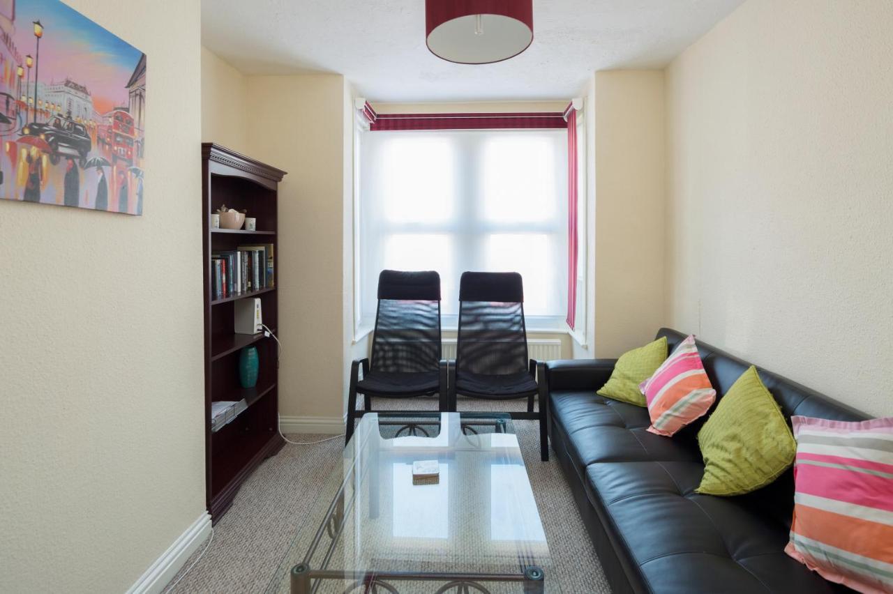 Stylish Modern By Kasar Stays Gillingham Kültér fotó